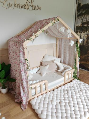 Ciel de lit cabane modèle B fleurs roses